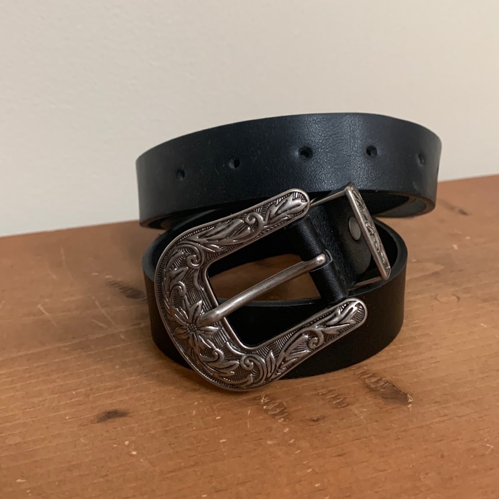 NWOT black western belt with silver details fits size L/Xl